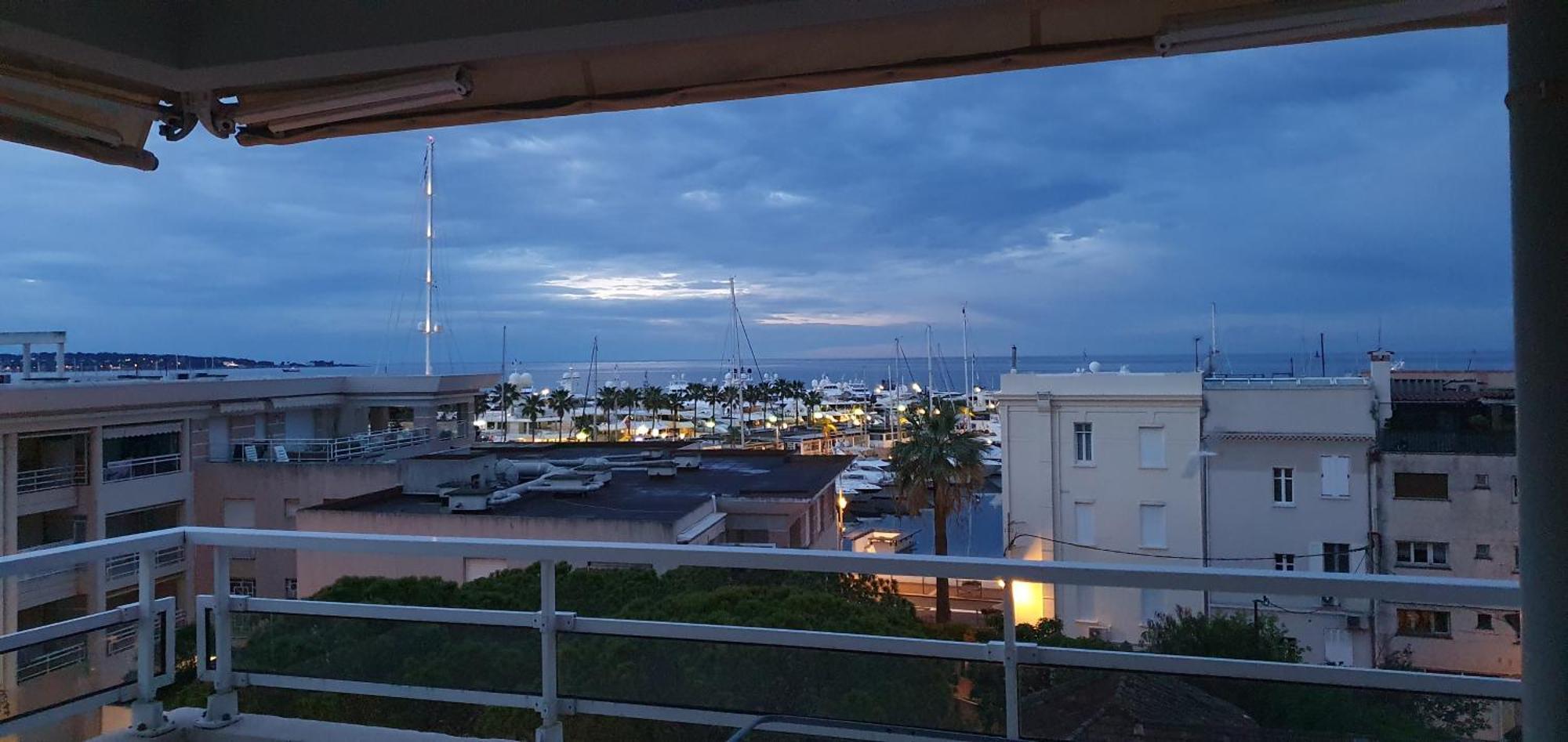 Standing Vue Mer Entre Cannes Et Antibes Golfe-Juan Εξωτερικό φωτογραφία